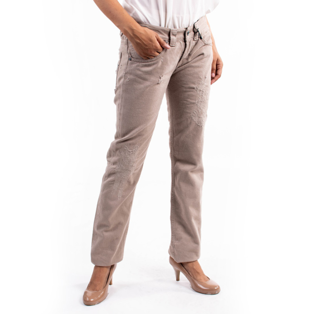 STANDARD MEDIUM RISE CLASSIC JEANS | WOMENS SIZE 28